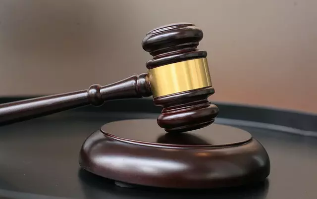 lawyer-640x480-48437792.jpeg